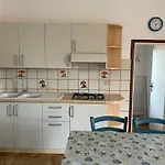 Semesterbostad Il Tritone *